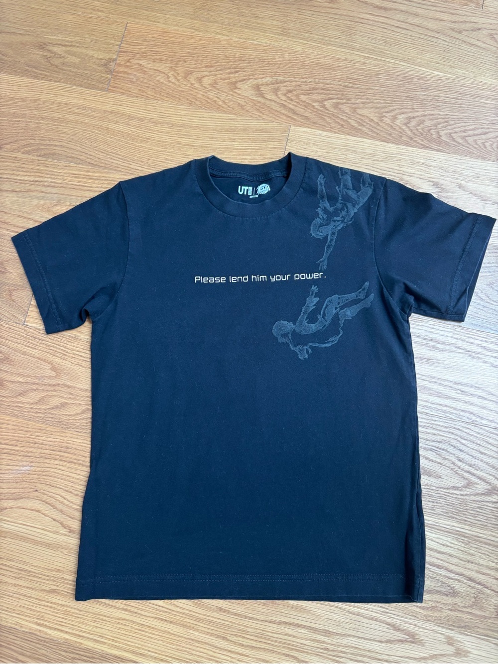 Uniqlo x Zelda Crewneck Tee - kids XXL or woman’s XXS